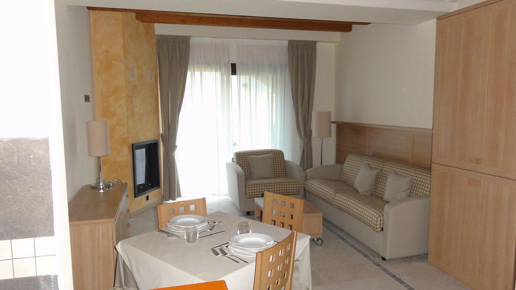 סקאנו Tassido Coda Resort חדר תמונה